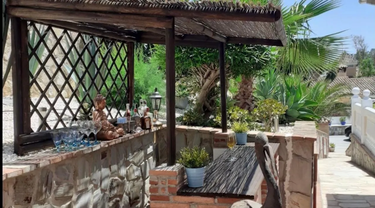 Delightful 5 Bed Villa In Fuengirola Costa Del Sol Málaga