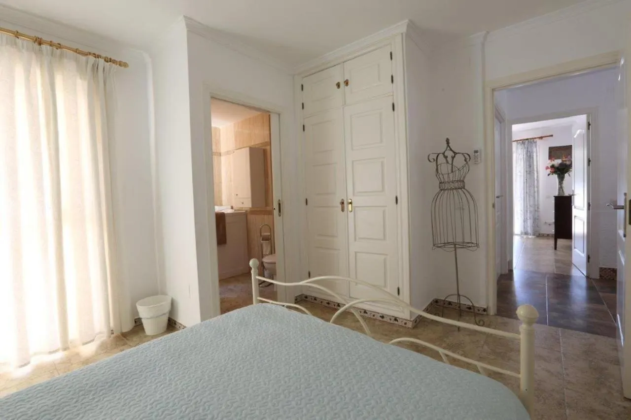 Delightful 5 Bed Villa In Fuengirola Costa Del Sol Málaga