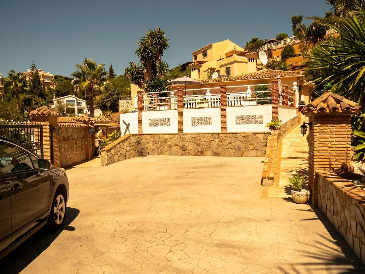 Delightful 5 Bed Villa In Fuengirola Costa Del Sol Málaga
