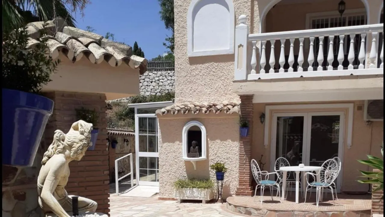 Delightful 5 Bed Villa In Fuengirola Costa Del Sol Málaga