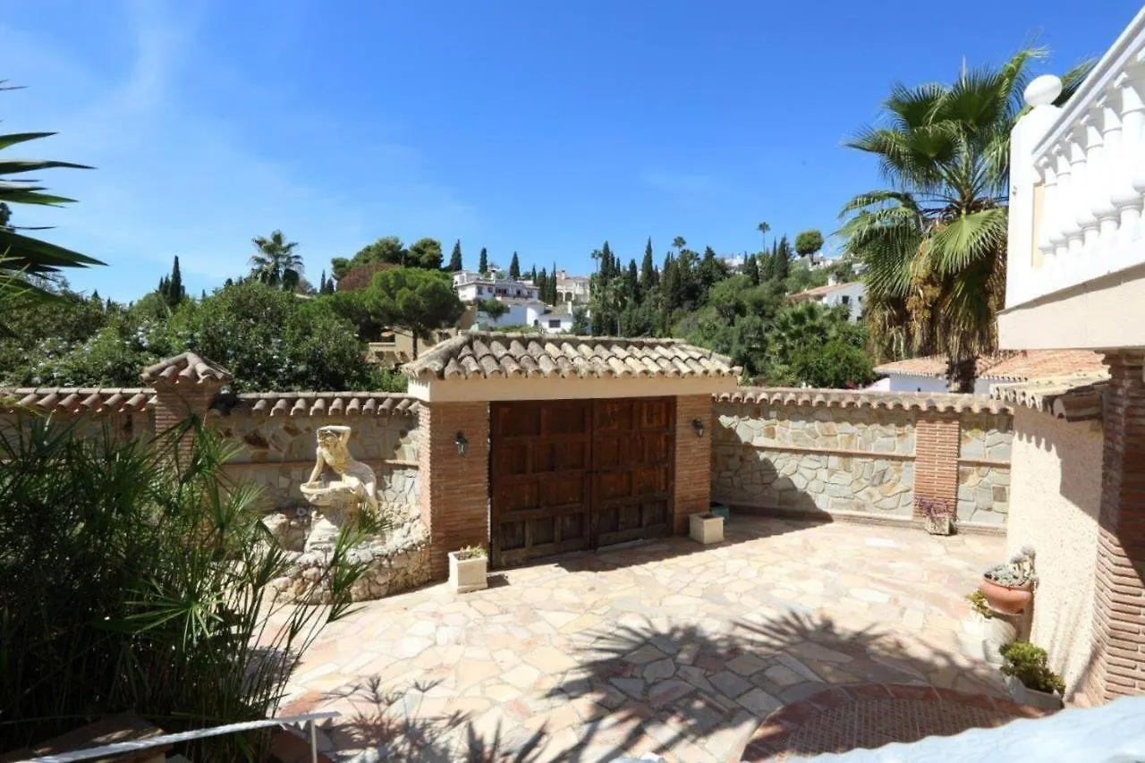 Delightful 5 Bed Villa In Fuengirola Costa Del Sol Málaga